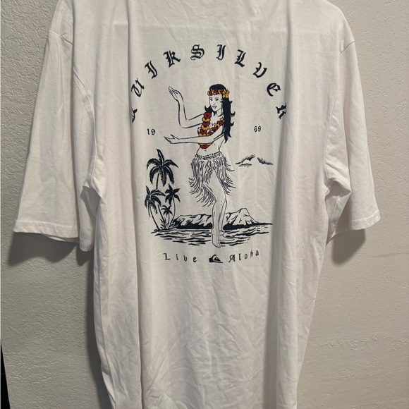 Quiksilver White Short Sleeve Tee Casual Graphic. NWOT. - Picture 1 of 4
